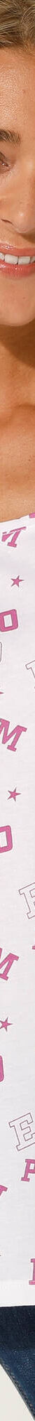 T-shirt imprimé "lettres" (blanc / violine) T-shirt imprimé "lettres" (blanc / violine)